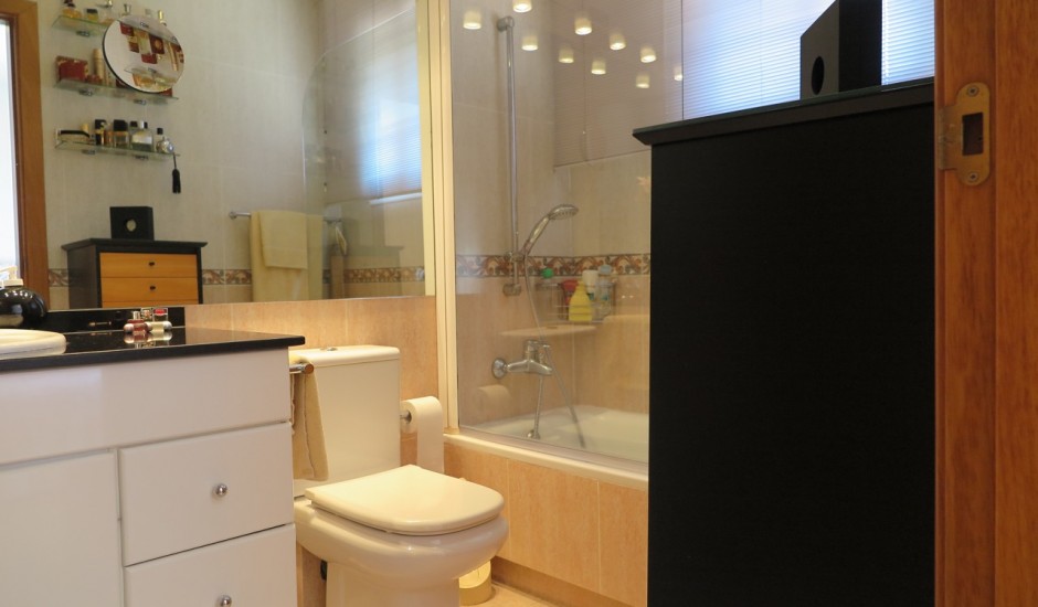 15 Baño dormitorio principal